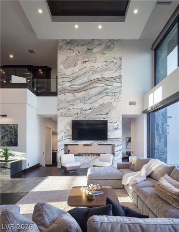 6 Bright Hollow Court, Las Vegas, NV 89135