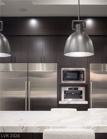 6 Bright Hollow Court, Las Vegas, NV 89135