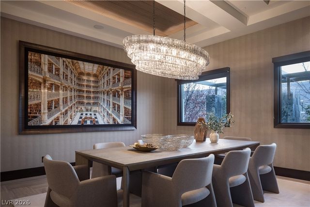 6 Bright Hollow Court, Las Vegas, NV 89135