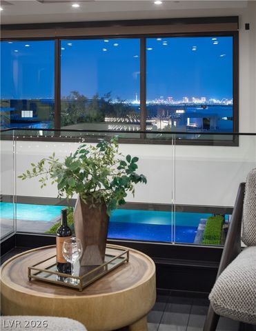 6 Bright Hollow Court, Las Vegas, NV 89135