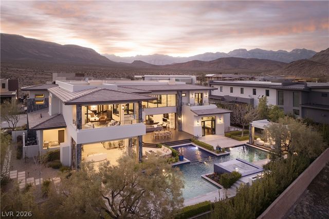 6 Bright Hollow Court, Las Vegas, NV 89135