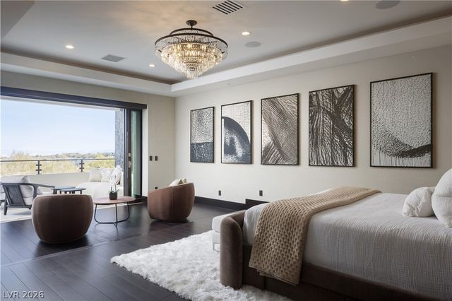 6 Bright Hollow Court, Las Vegas, NV 89135