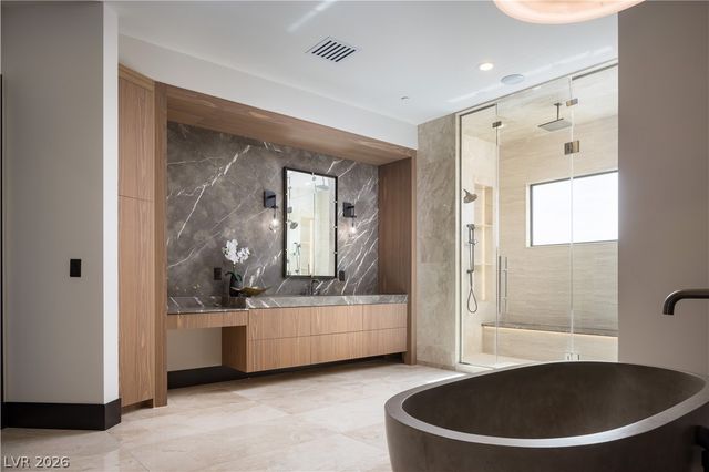 6 Bright Hollow Court, Las Vegas, NV 89135