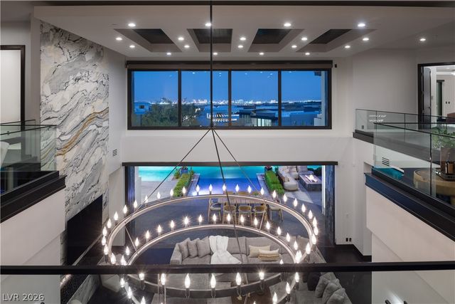 6 Bright Hollow Court, Las Vegas, NV 89135