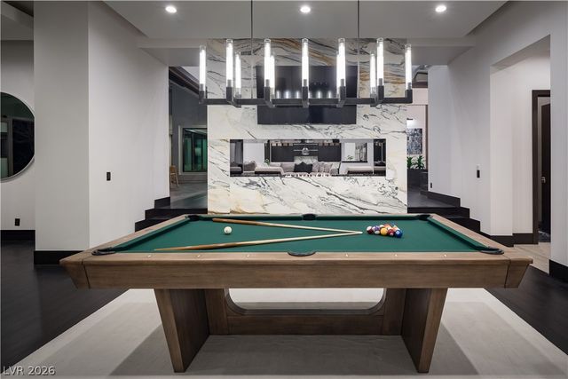 6 Bright Hollow Court, Las Vegas, NV 89135