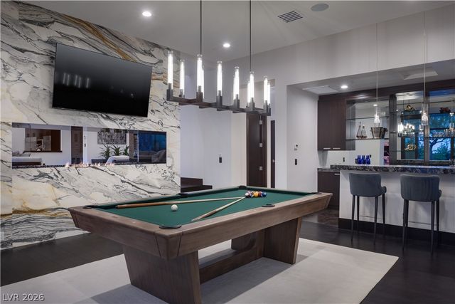 6 Bright Hollow Court, Las Vegas, NV 89135