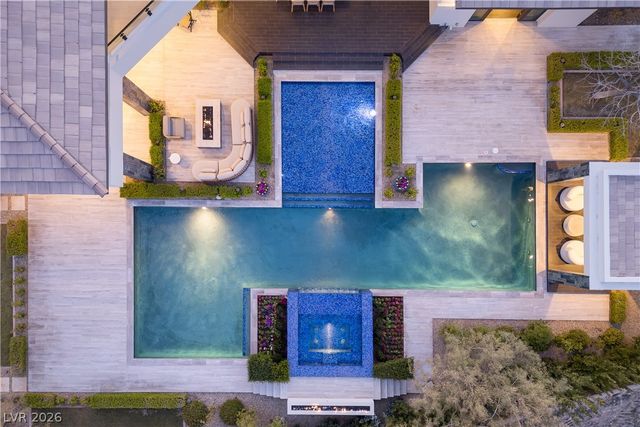 6 Bright Hollow Court, Las Vegas, NV 89135