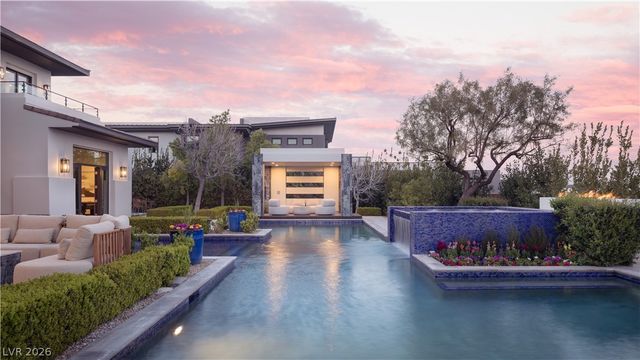 6 Bright Hollow Court, Las Vegas, NV 89135