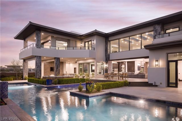 6 Bright Hollow Court, Las Vegas, NV 89135