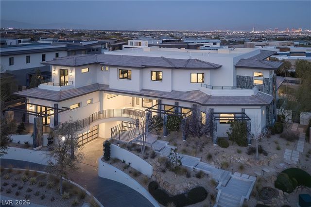 6 Bright Hollow Court, Las Vegas, NV 89135