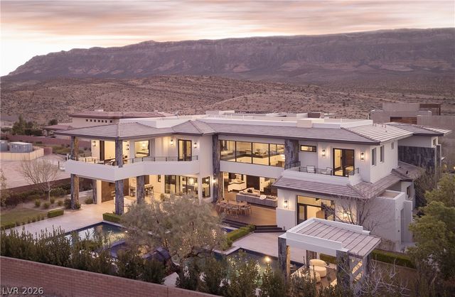 6 Bright Hollow Court, Las Vegas, NV 89135