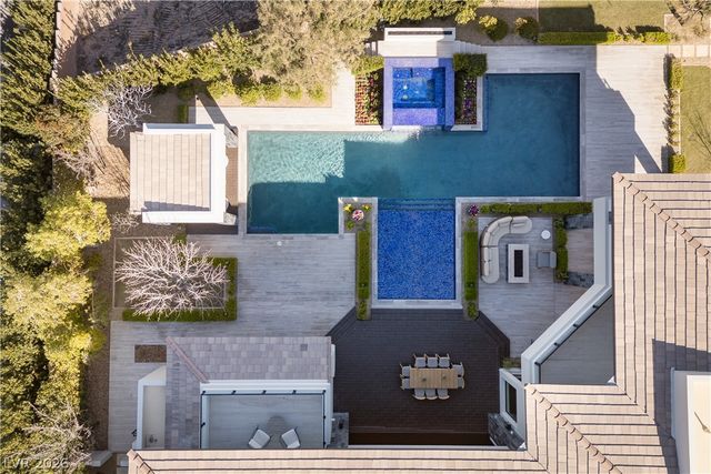 6 Bright Hollow Court, Las Vegas, NV 89135