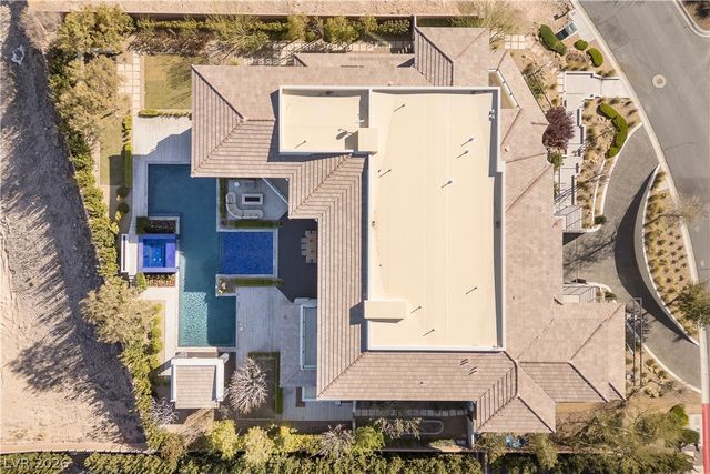 6 Bright Hollow Court, Las Vegas, NV 89135