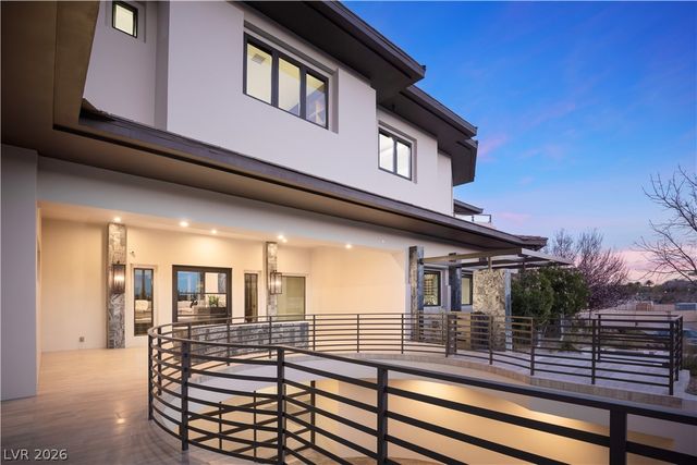 6 Bright Hollow Court, Las Vegas, NV 89135