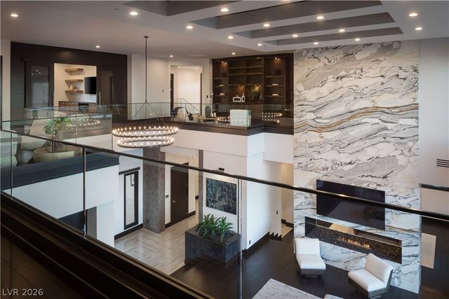 6 Bright Hollow Court, Las Vegas, NV 89135