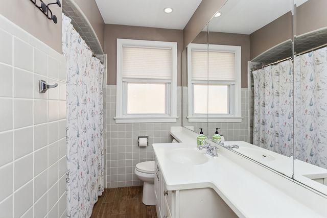 1558 Portsmouth Avenue, Westchester, IL 60154