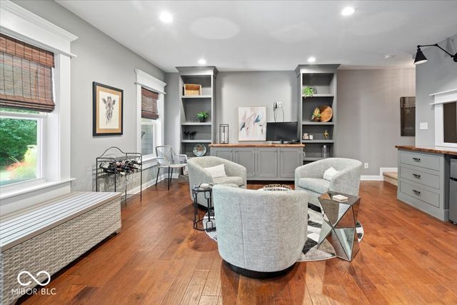 9749 Thorne Cliff Way UNIT 102, Fishers, IN 46037