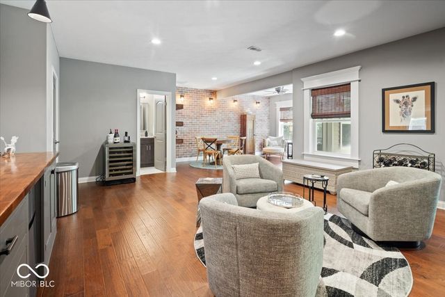 9749 Thorne Cliff Way UNIT 102, Fishers, IN 46037