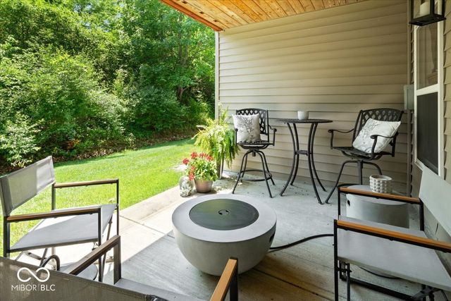 9749 Thorne Cliff Way UNIT 102, Fishers, IN 46037