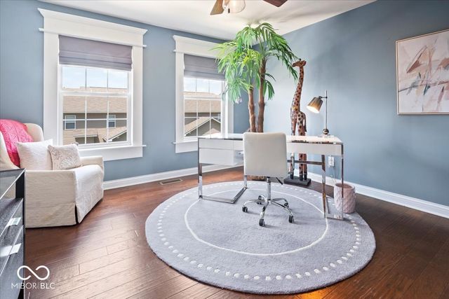 9749 Thorne Cliff Way UNIT 102, Fishers, IN 46037