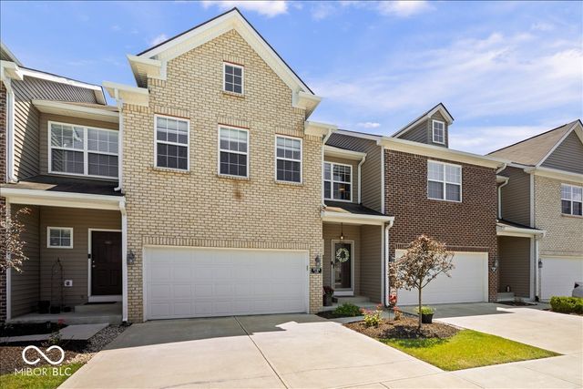 9749 Thorne Cliff Way UNIT 102, Fishers, IN 46037