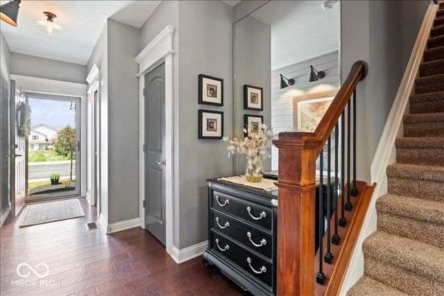 9749 Thorne Cliff Way UNIT 102, Fishers, IN 46037