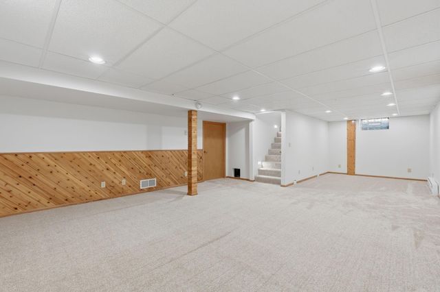 2145 County Road E E, White Bear Lake, MN 55110