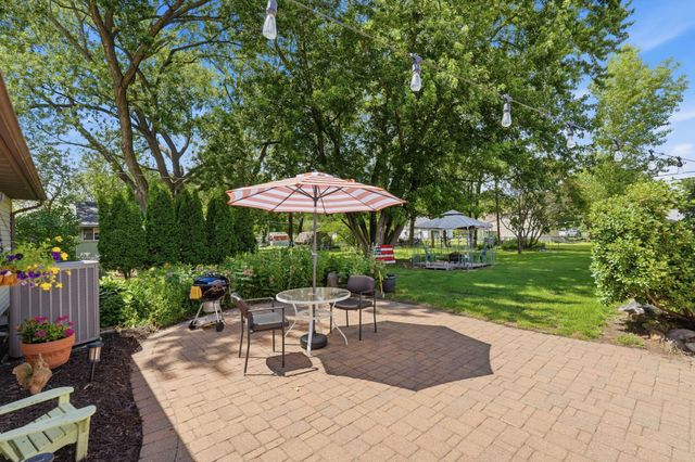 2145 County Road E E, White Bear Lake, MN 55110
