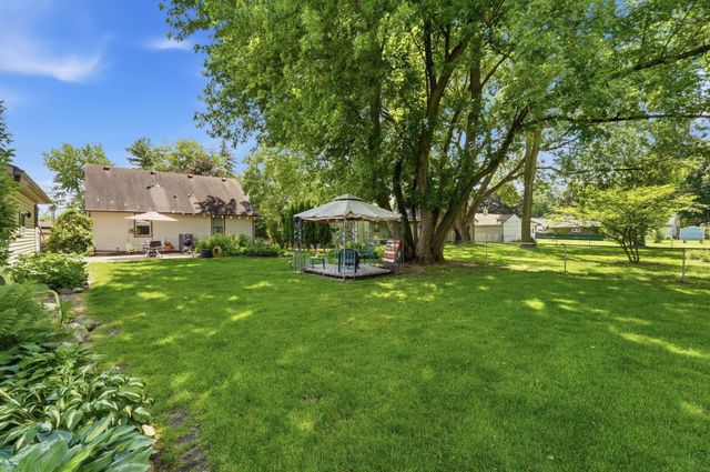 2145 County Road E E, White Bear Lake, MN 55110