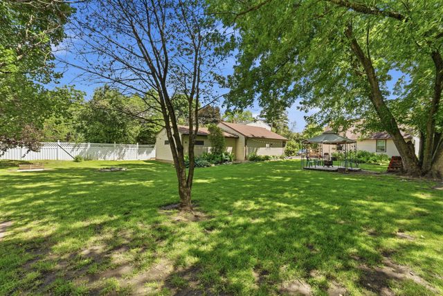 2145 County Road E E, White Bear Lake, MN 55110