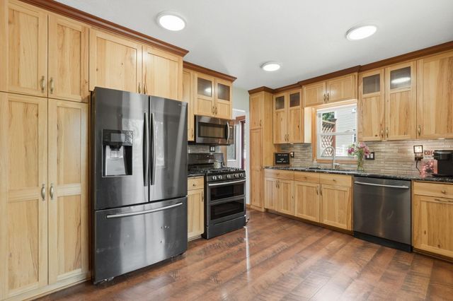 2145 County Road E E, White Bear Lake, MN 55110