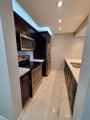 8160 Geneva Court 303, Doral, FL 33166