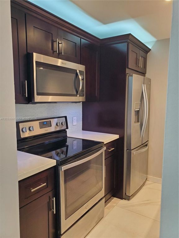 8160 Geneva Court 303, Doral, FL 33166