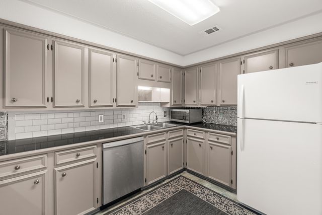 3403 Lincoln Rd., Hattiesburg, MS 39402