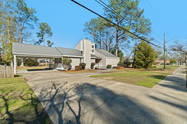 3403 Lincoln Rd., Hattiesburg, MS 39402