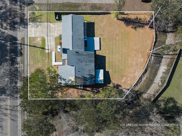 3403 Lincoln Rd., Hattiesburg, MS 39402