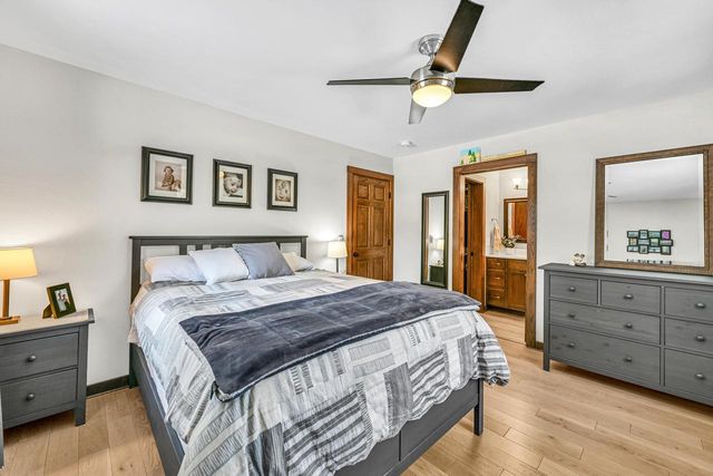 S4W32766 Government Hill ROAD, Delafield, WI 53018