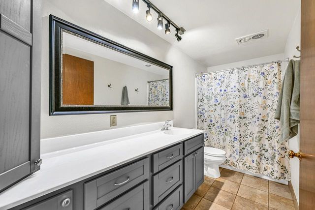 S4W32766 Government Hill ROAD, Delafield, WI 53018