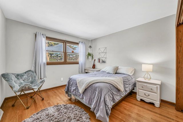 S4W32766 Government Hill ROAD, Delafield, WI 53018