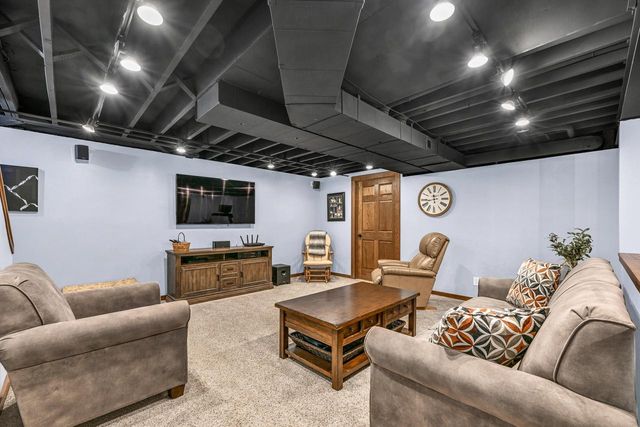 S4W32766 Government Hill ROAD, Delafield, WI 53018