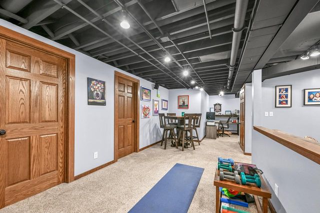 S4W32766 Government Hill ROAD, Delafield, WI 53018