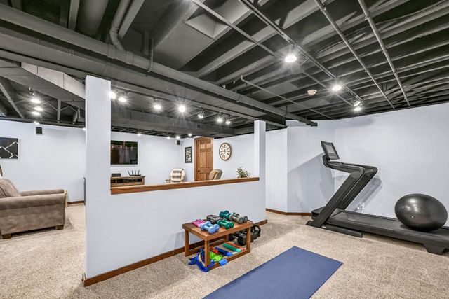 S4W32766 Government Hill ROAD, Delafield, WI 53018