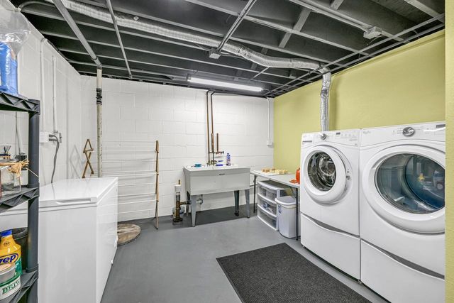 S4W32766 Government Hill ROAD, Delafield, WI 53018