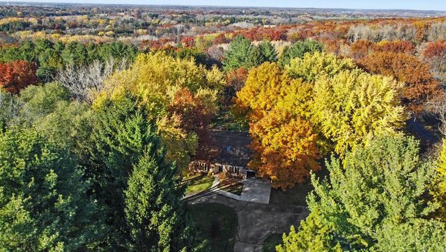 S4W32766 Government Hill ROAD, Delafield, WI 53018