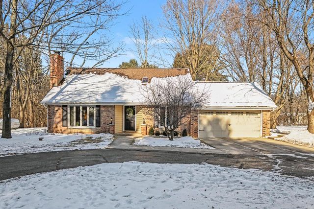 S4W32766 Government Hill ROAD, Delafield, WI 53018