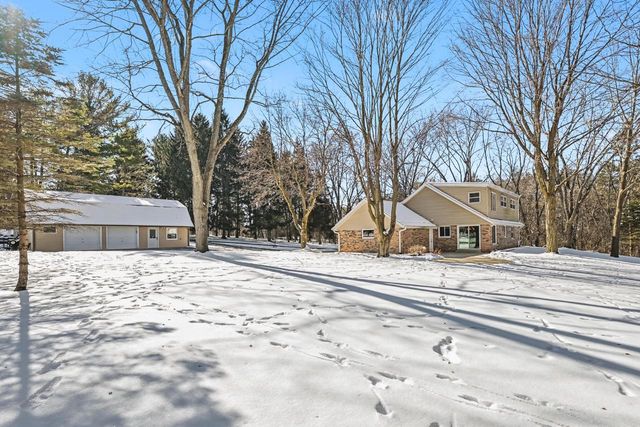 S4W32766 Government Hill ROAD, Delafield, WI 53018