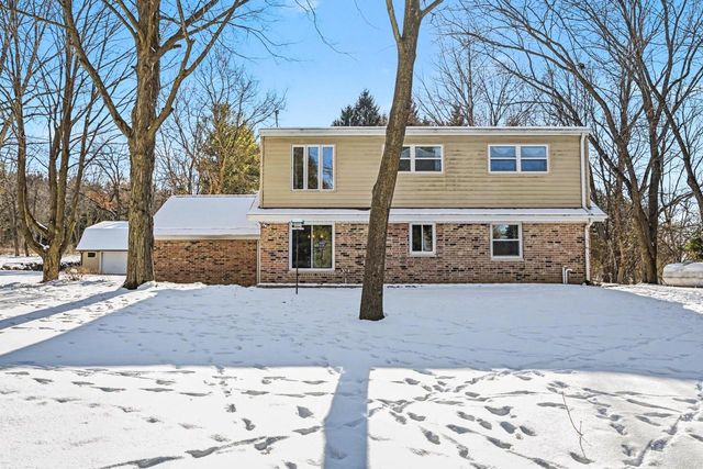 S4W32766 Government Hill ROAD, Delafield, WI 53018