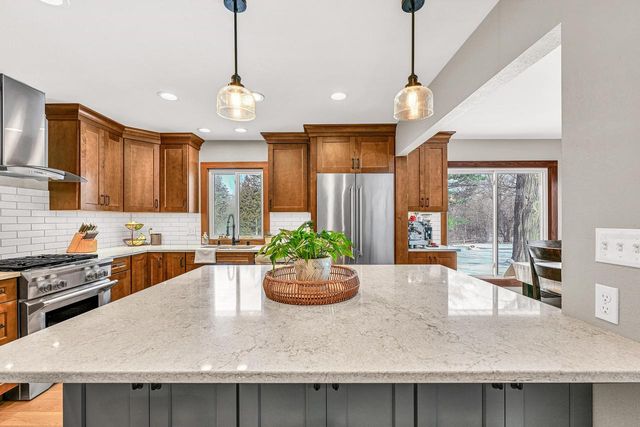 S4W32766 Government Hill ROAD, Delafield, WI 53018