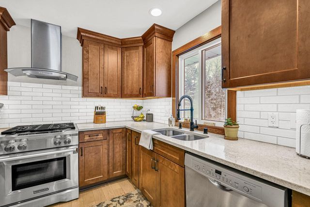 S4W32766 Government Hill ROAD, Delafield, WI 53018