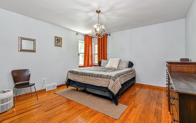 95 Twin Oak Drive, Pine Twp, PA 15090